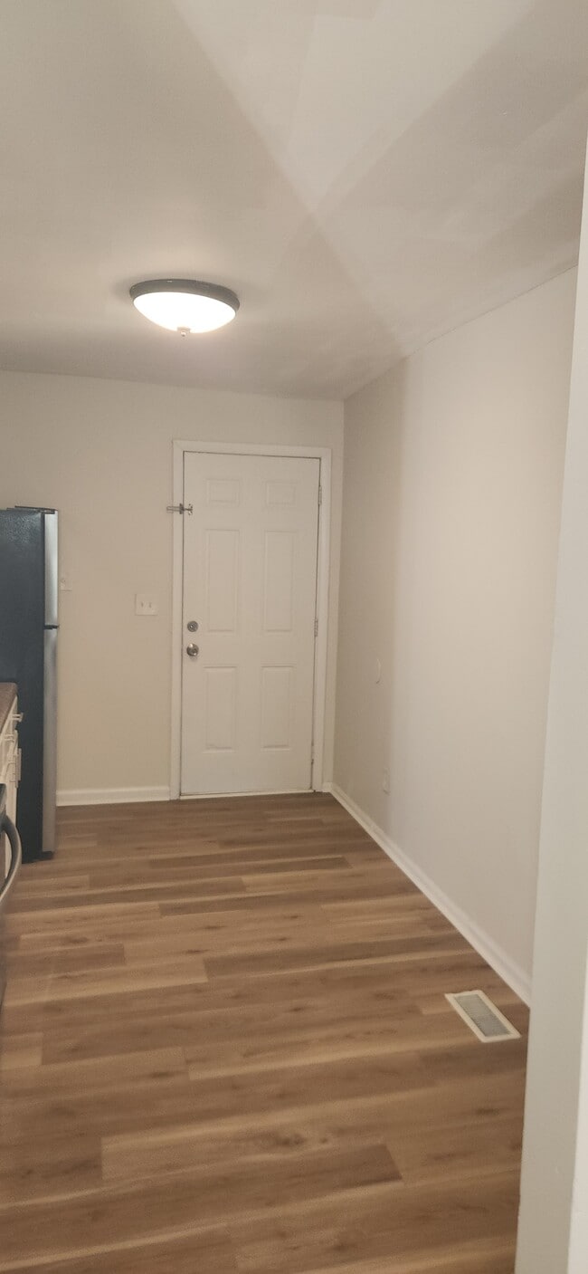 Building Photo - 202 Selwyn Alley