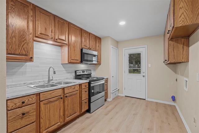 Building Photo - 2801 Skyline Dr