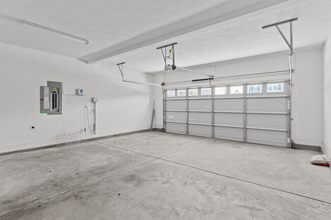 Building Photo - 582 Bunchgrass St