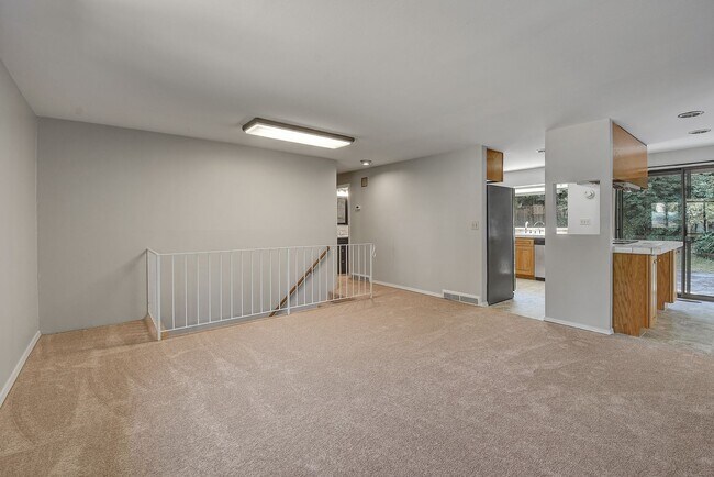 Building Photo - 3bd/2.5ba Bellevue Home