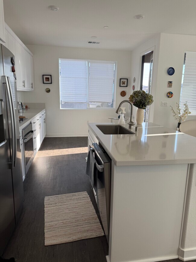 Building Photo - 4278 S Montoya Paseo