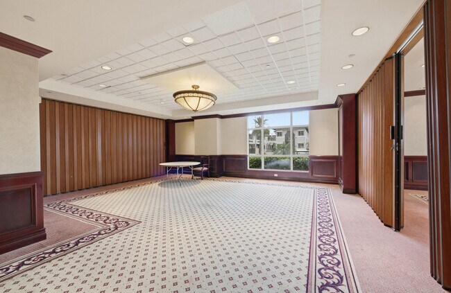 Building Photo - 9595 Collins Ave