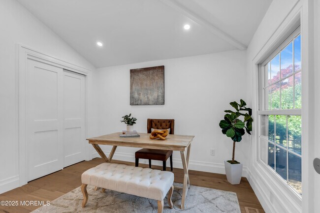 Building Photo - 340 River Rd