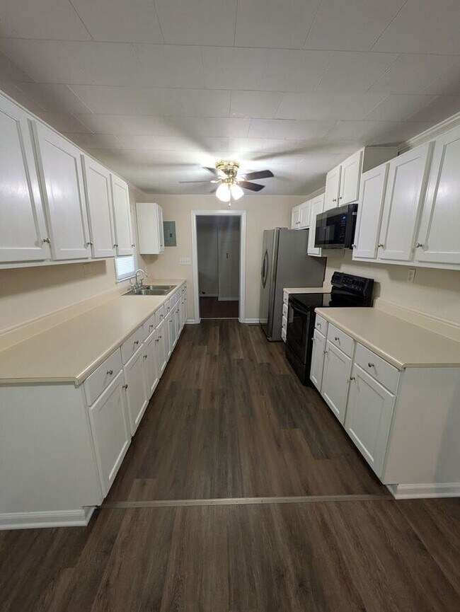 Building Photo - 3BD/2BA Single Family Home in Hickory, NC