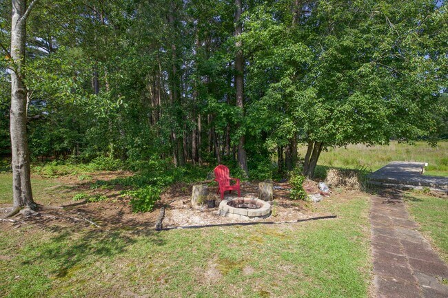Building Photo - Beautiful 3 bedroom home in Woodlake