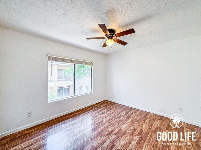 Building Photo - 6540 College Grove Dr