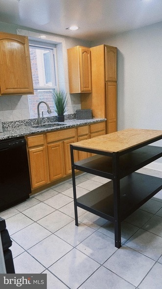 Building Photo - 429 N 40th St