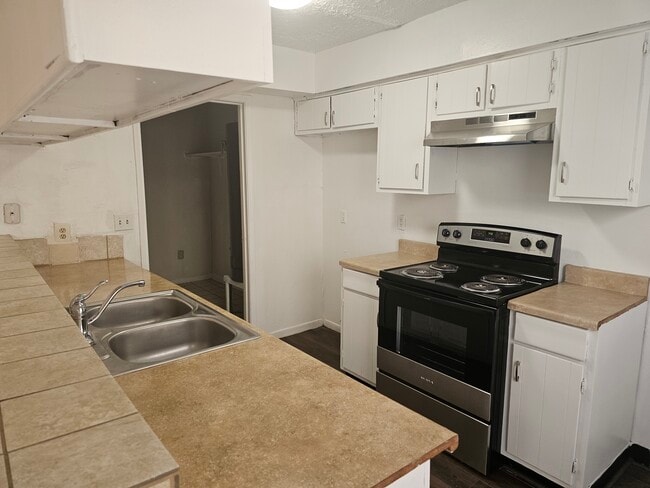 Building Photo - 12327 W Village Dr