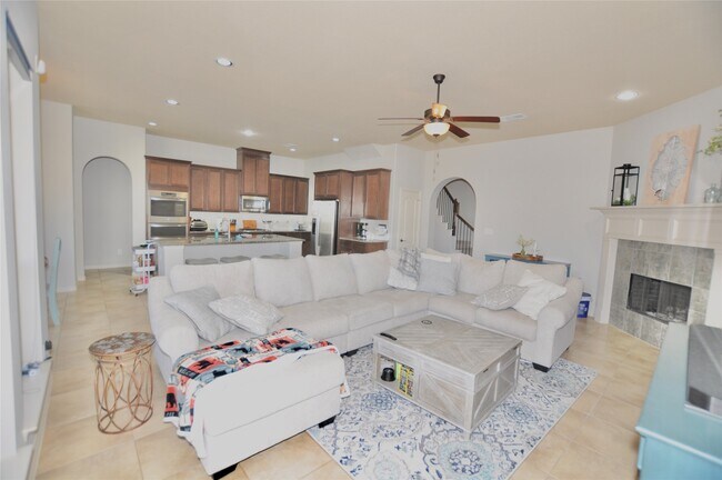 Building Photo - 13423 Beall Woods Ln