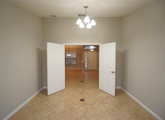 Building Photo - 3605 Treeline Dr