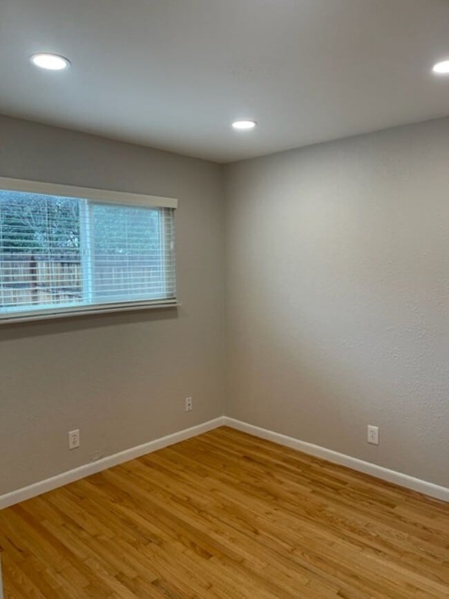 Building Photo - Cozy home in Starview Neighborhood