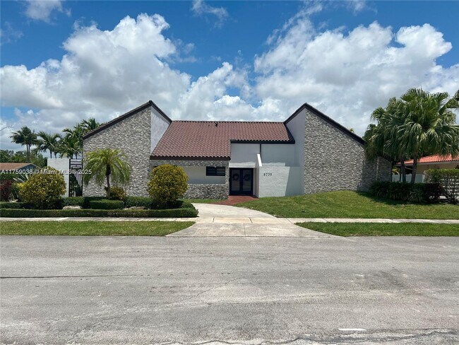 Primary Photo - 8735 SW 54th St