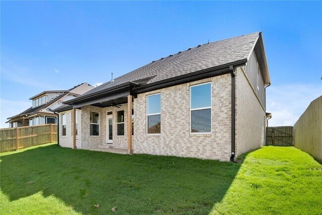 Building Photo - 1851 Utopia St