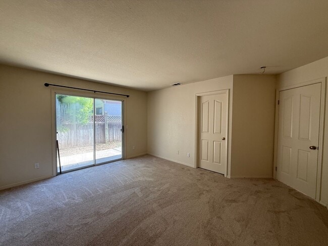 Building Photo - Single Story Home Located in The Gated Community of Hidden Pines