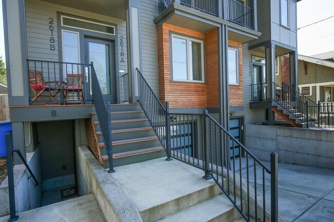 Building Photo - 2618 SE 51st Ave