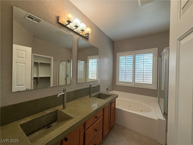 Building Photo - 2739 Mintlaw Ave