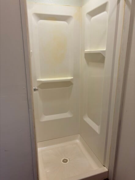 Bathroom - 1326 W Pratt St