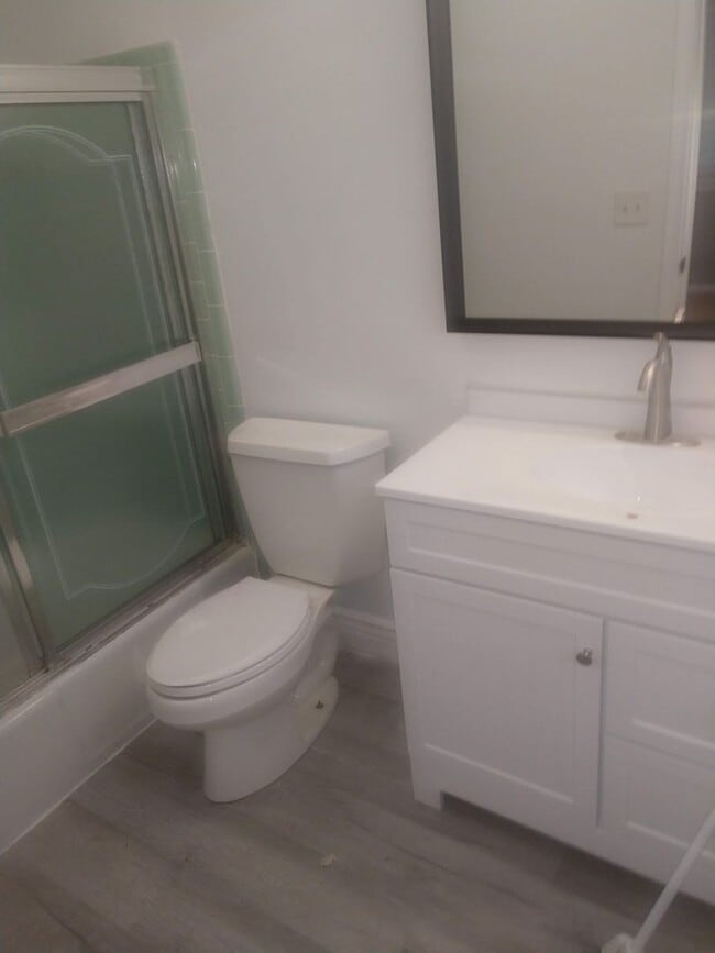 Building Photo - Three Bedroom Ranch Available July 2026!