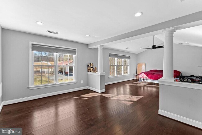 Building Photo - 8138 Rondelay Ln