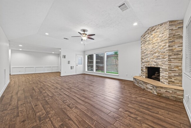 Building Photo - 14222 Stokesmount Dr