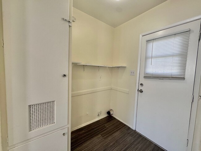 Building Photo - Spacious Pomona Home with Huge Backyard