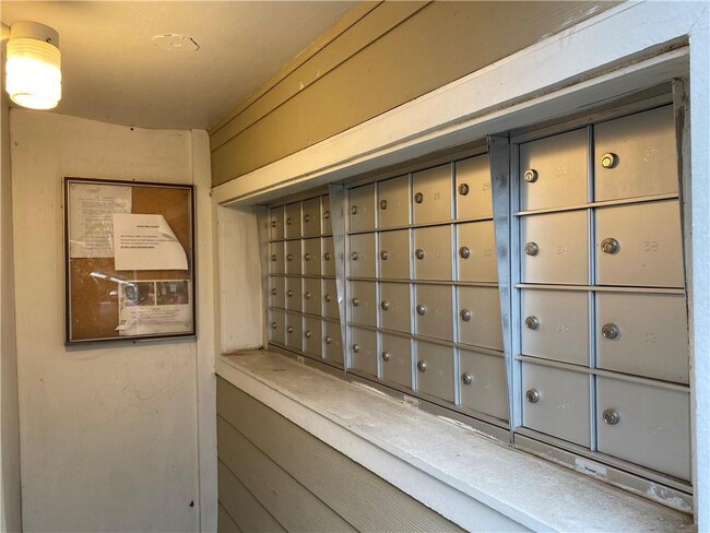 Building Photo - 558 Emory Oaks Way