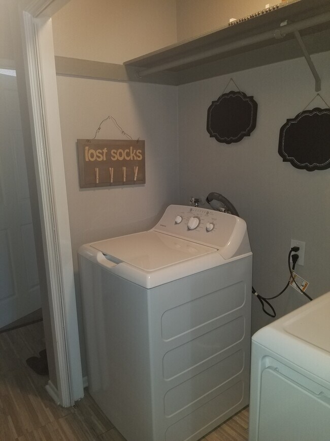laundry room - 4089 W 141st St