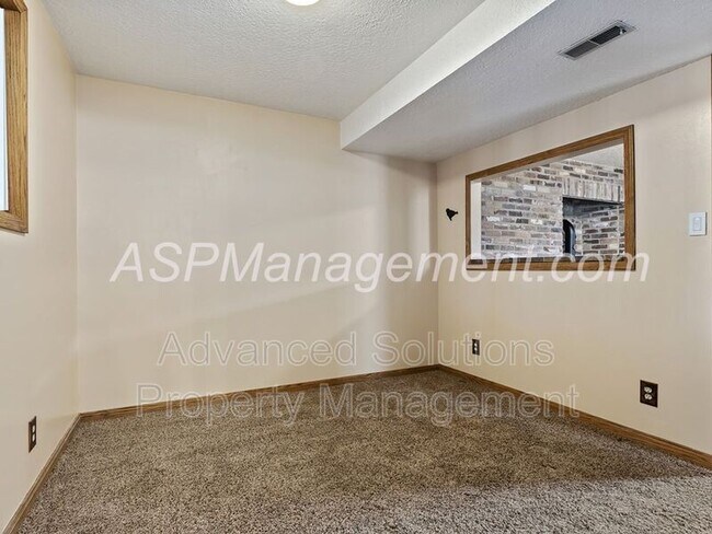 Building Photo - 10094 Faunsdale Dr