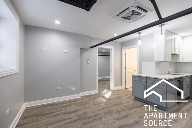 Building Photo - 1224 W Rosemont Ave