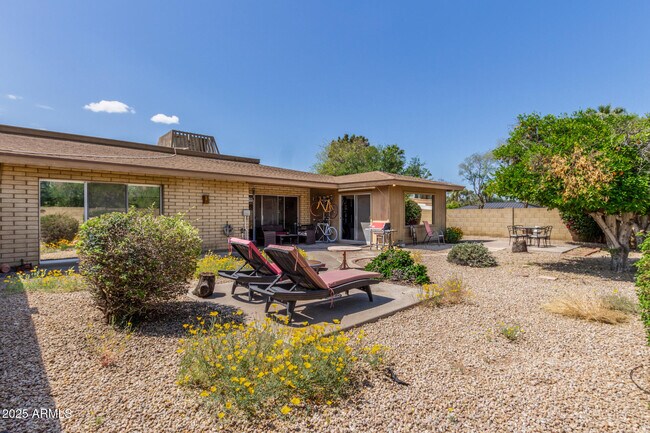 Building Photo - 1012 E Wagon Wheel Dr