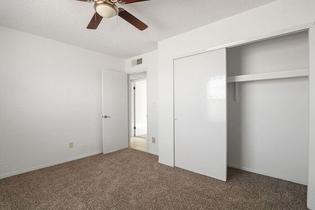 Building Photo - Beautiful brick home in the Vista Del Sol ...