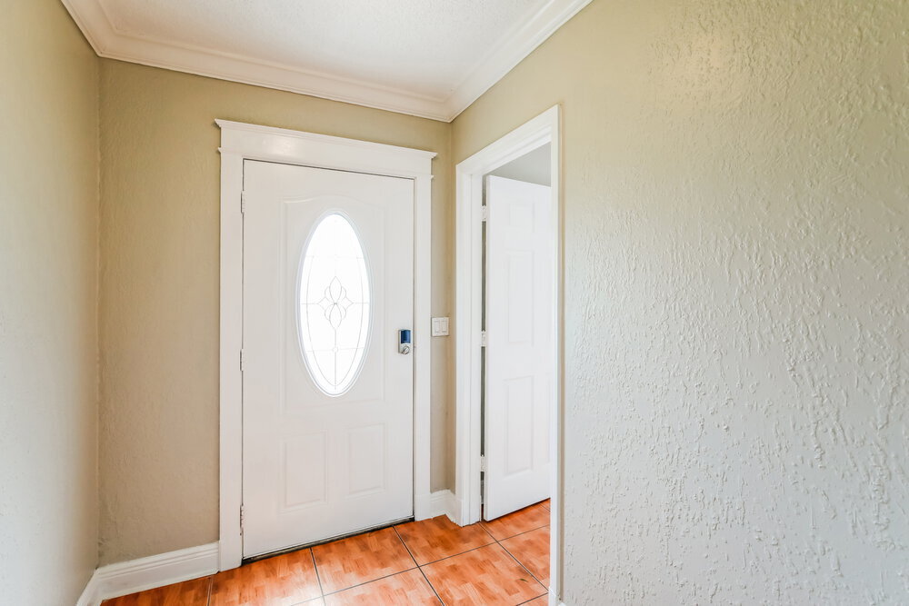 Building Photo - 926 13th Ave N