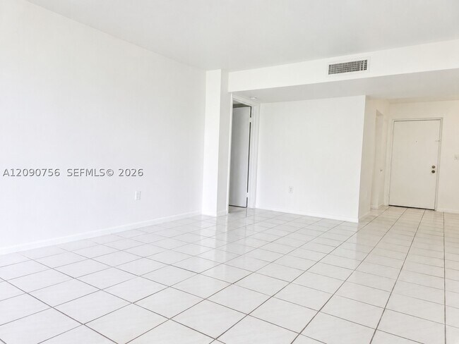 Building Photo - 13020 SW 92nd Ave