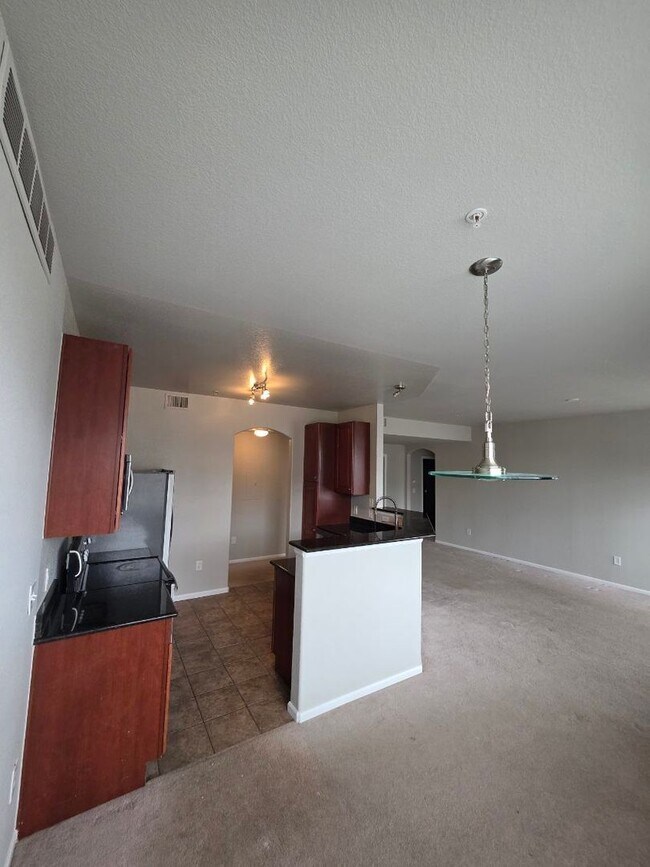 Building Photo - Beautiful, 2 bed/2 bath Condo at Blue Sky at Vista Ridge