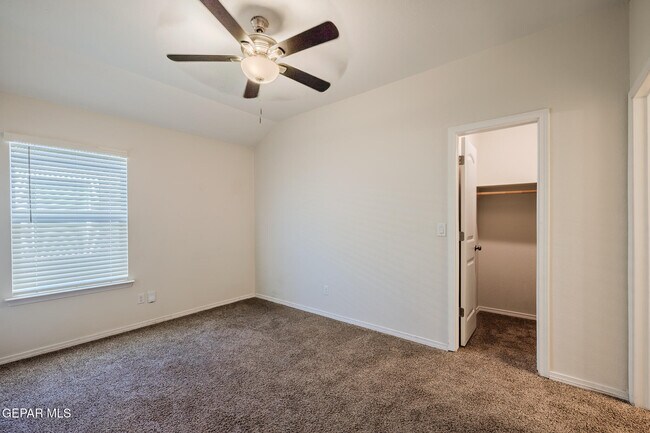 Building Photo - 1040 Indigo Sky St