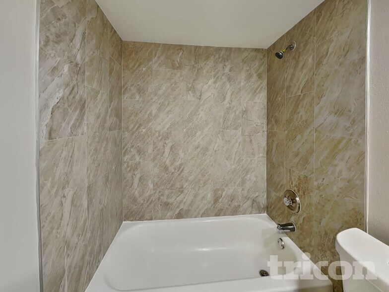 Building Photo - 10391 Lear St