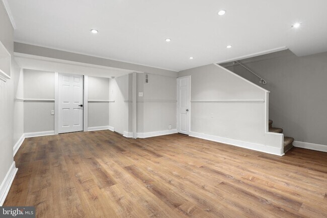 Building Photo - 1714 Pin Oak Rd