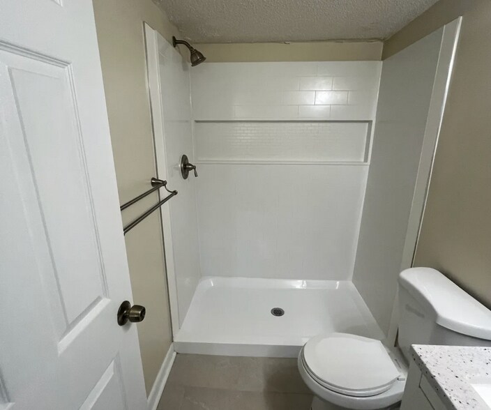 Building Photo - 2182 Bees Ferry Rd