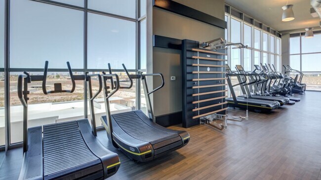 Building Photo - 10650 Dean Martin Dr