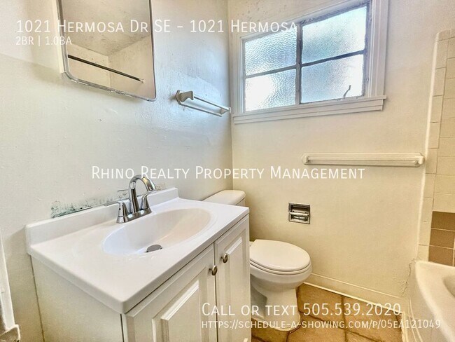 Building Photo - 1021 Hermosa Dr SE