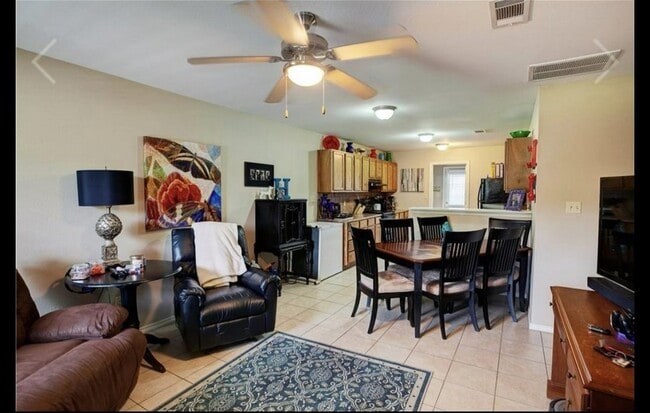 Building Photo - 901 W Birge St