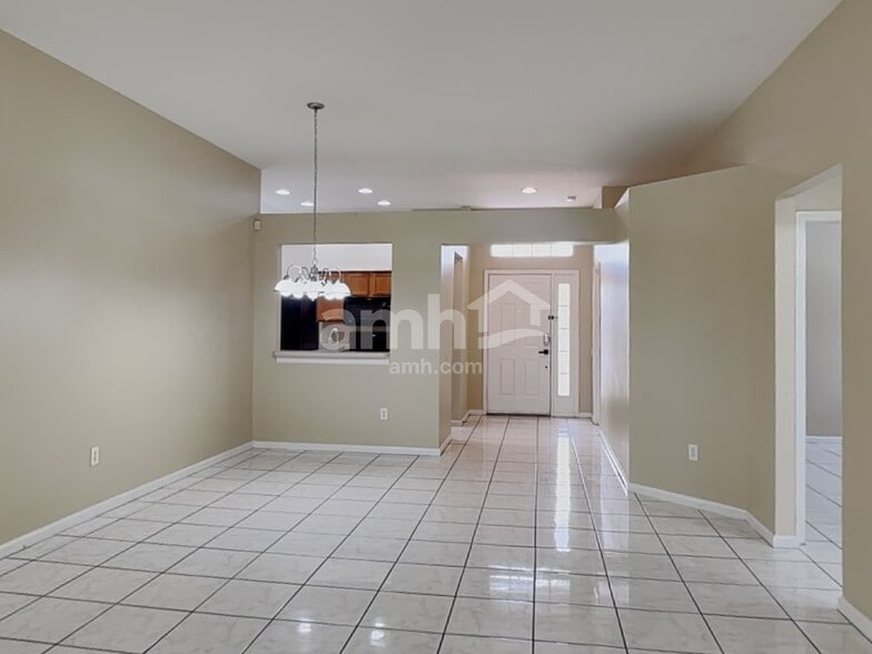 Building Photo - 1027 Summer Breeze Dr