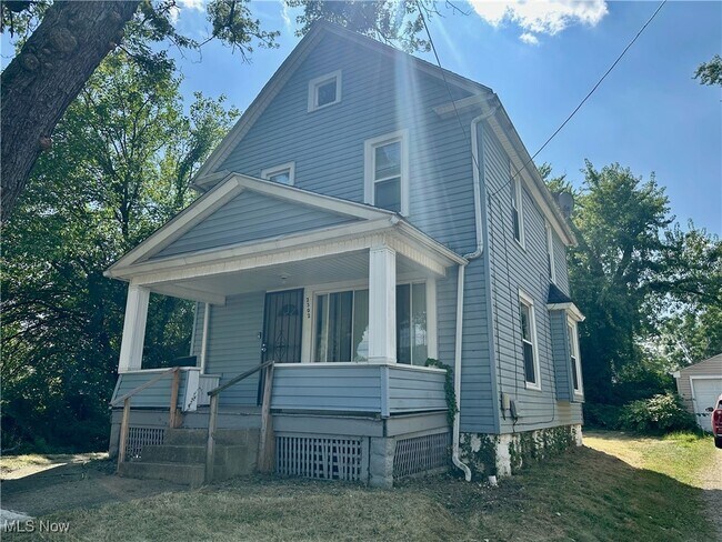 Building Photo - 2302 9th St SW