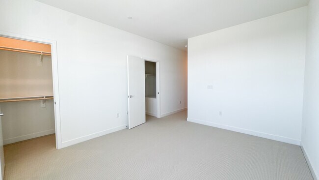 Building Photo - 123 N 1st Ave