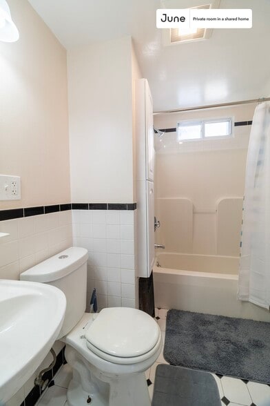 Building Photo - Room in Shared 6 bed/2 bath home in Allston
