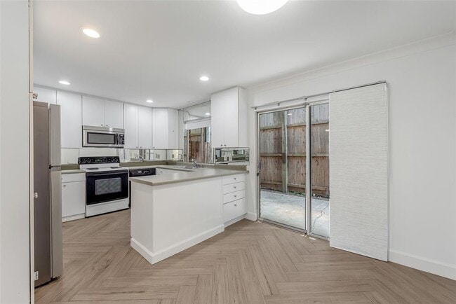 Building Photo - 4040 San Felipe St