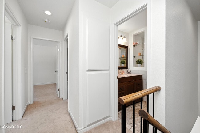 Building Photo - 28763 Conejo View Dr