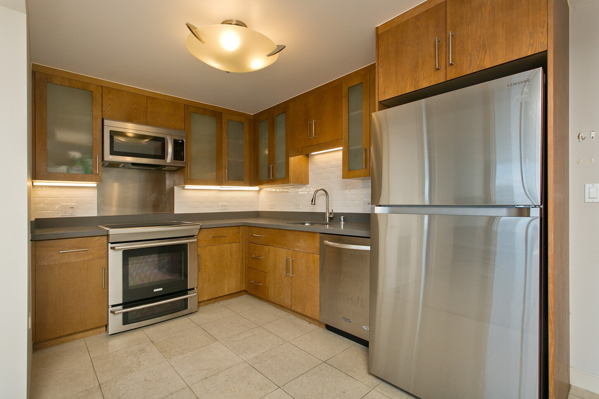 Kitchen - 1009 Kapiolani Blvd