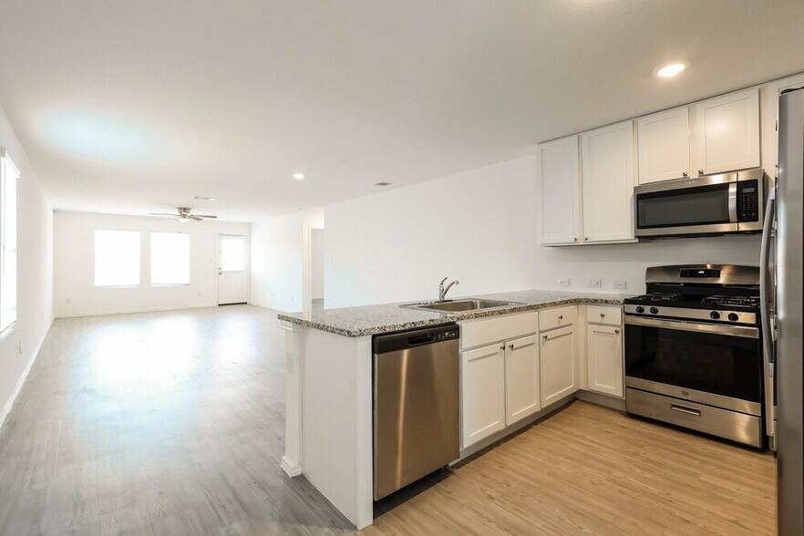 Building Photo - 10121 Bridgton Mill