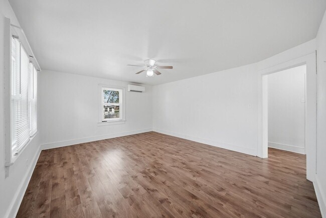 Building Photo - Charming 2BR Ranch with Spacious Yard & Ample Parking